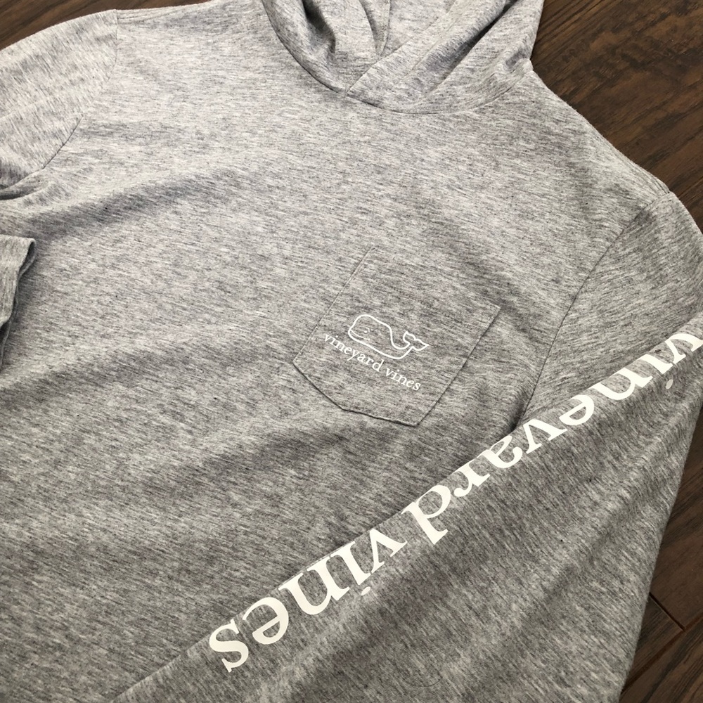 Vineyard vines | Whale Hoodie | Pocket Tee gray